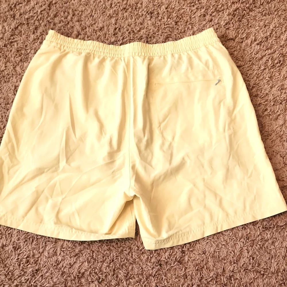 Outdoor Voices - Men's- Light Yellow and Gray Athletic Shorts - Size M - Picture 2 of 7